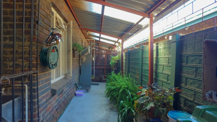 2 Bedroom Property for Sale in Rustenburg Central North West